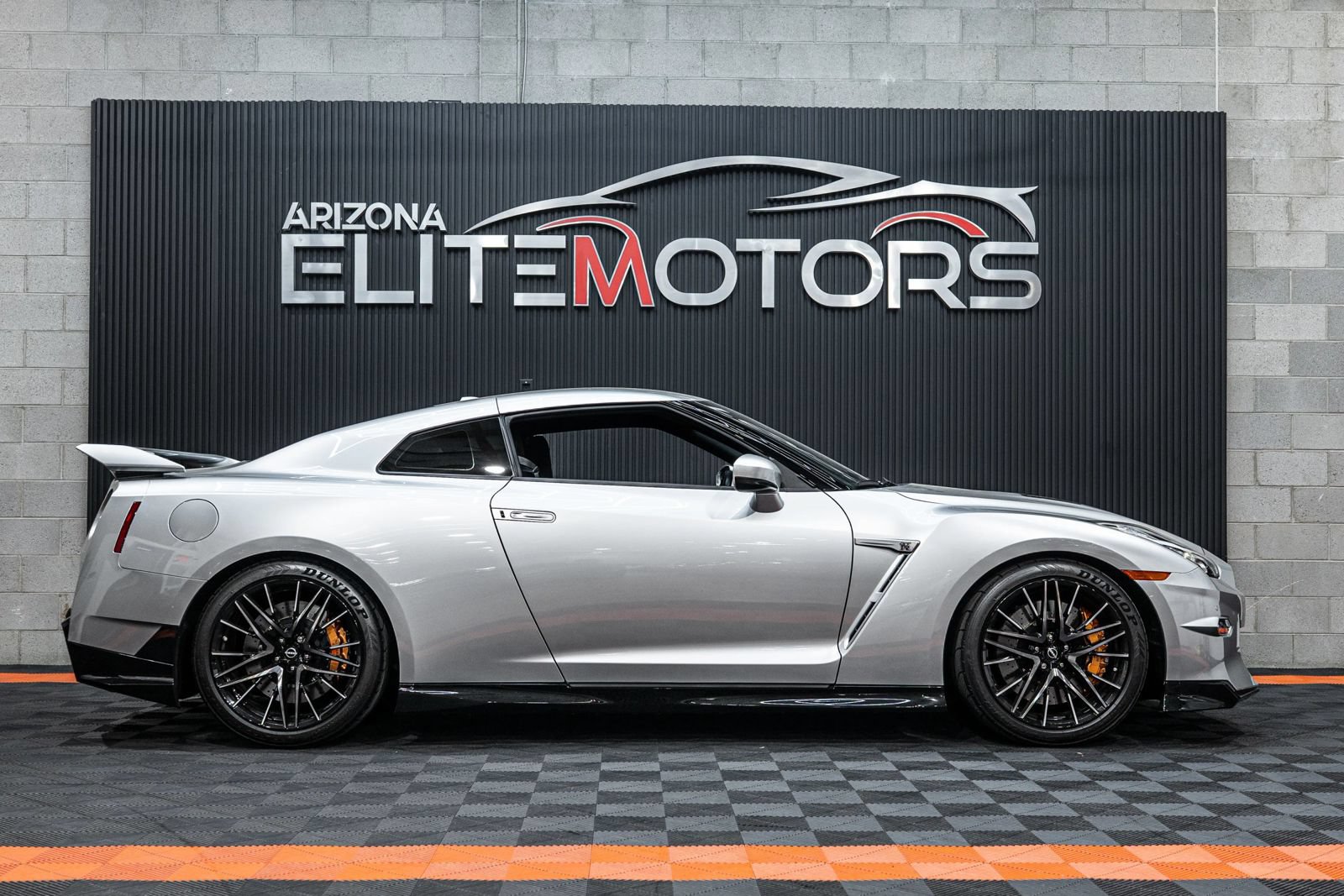 Used 2024 Nissan GT-R Premium w/ Floor Mat Package AWD/4WD image 13