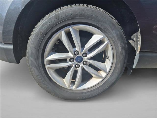 Certified 2018 Ford Edge SEL w/ Equipment Group 201A FWD image 9
