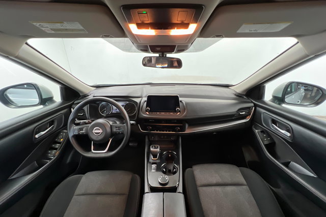 Used 2024 Nissan Rogue SV image 9