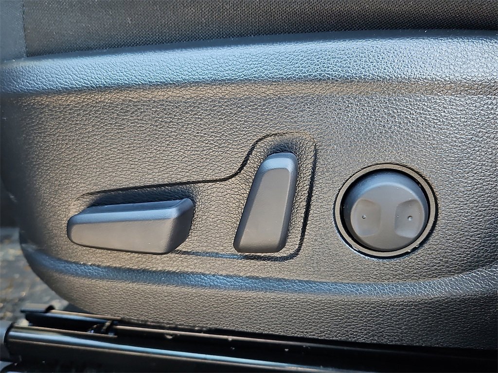 Certified 2025 Kia Soul S image 28