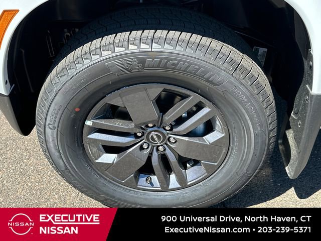 Used 2025 Nissan Frontier SV image 8