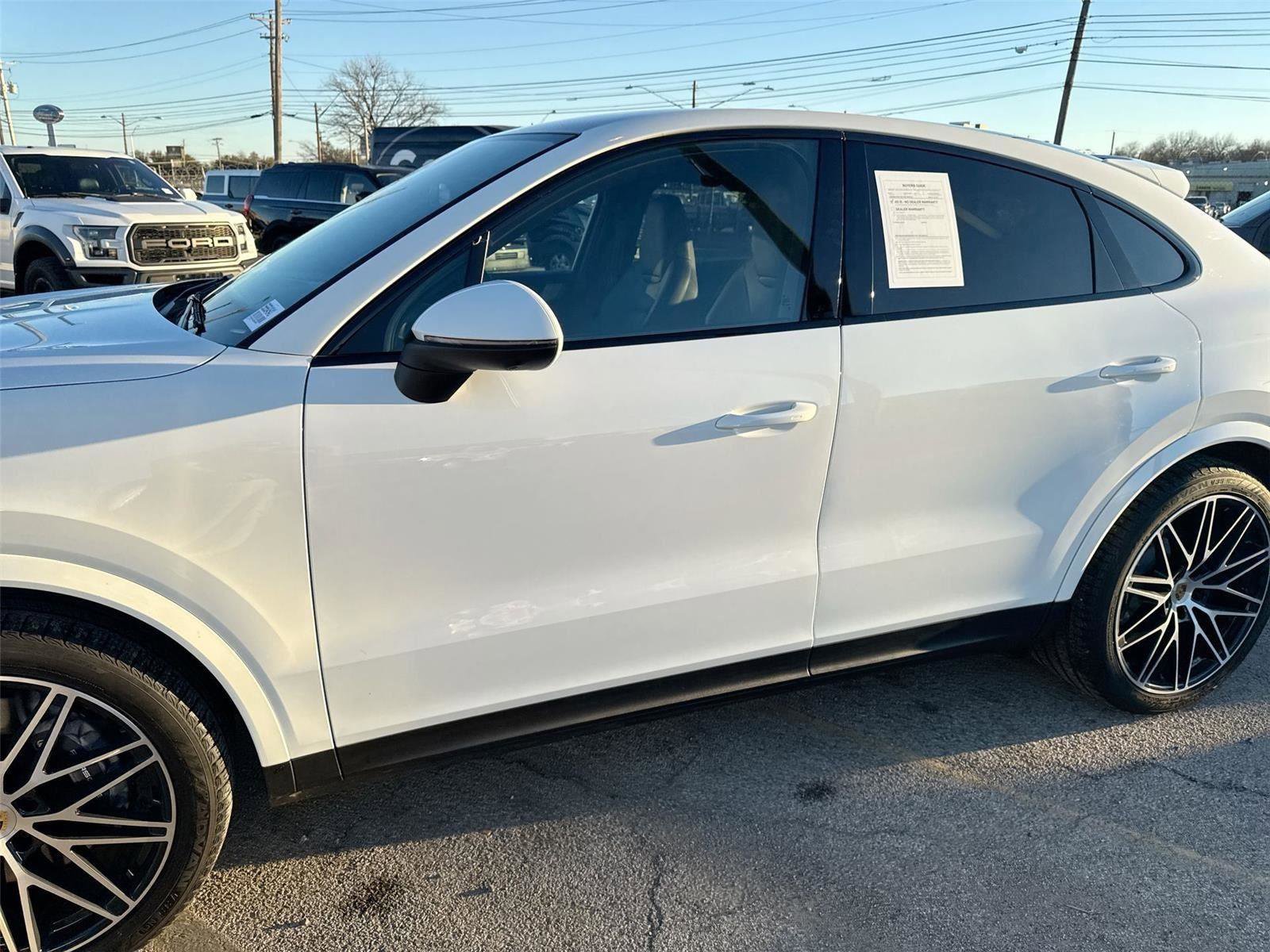 Used 2024 Porsche Cayenne Coupe image 31