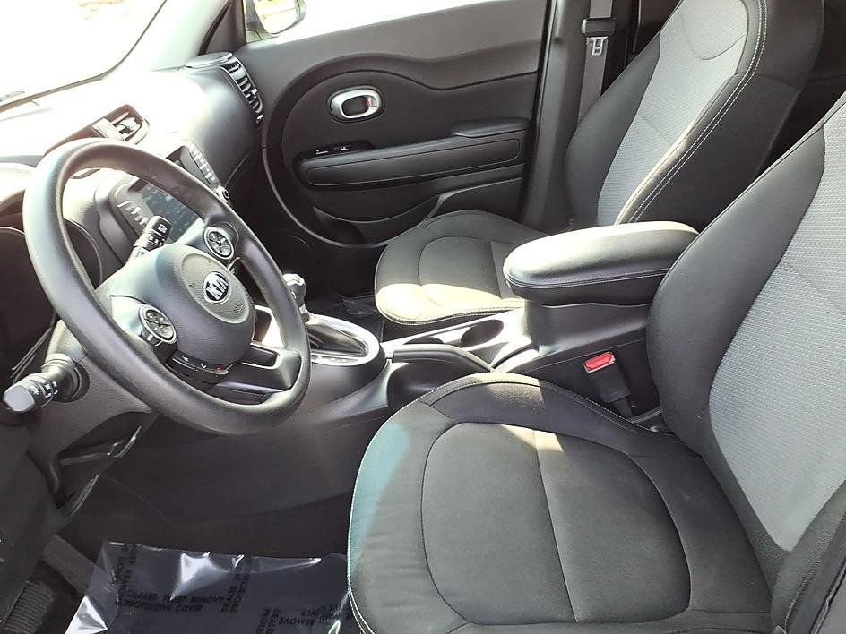 Used 2018 Kia Soul + image 15