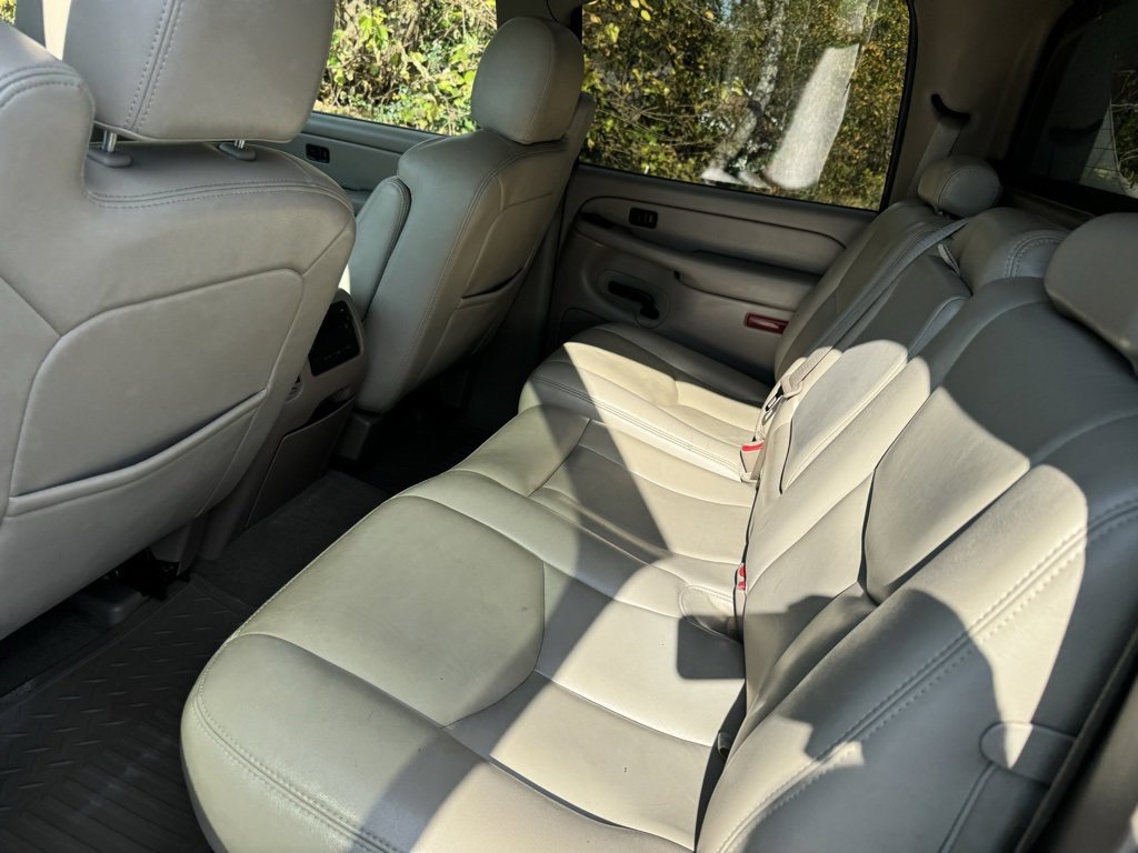 Used 2005 Chevrolet Avalanche Z71 w/ Sun And Sound Package image 4