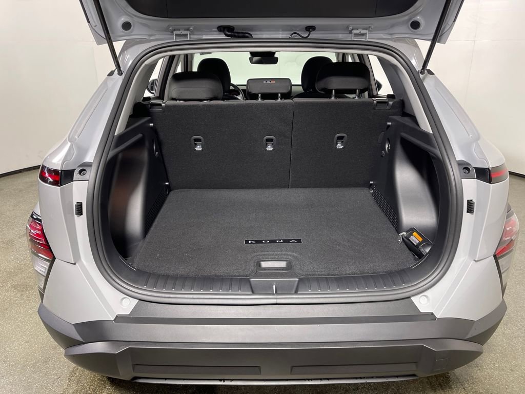 New 2026 Hyundai Kona SE image 14