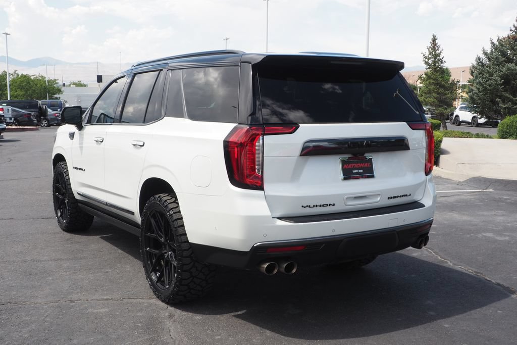 Used 2023 GMC Yukon Denali Ultimate AWD/4WD image 7