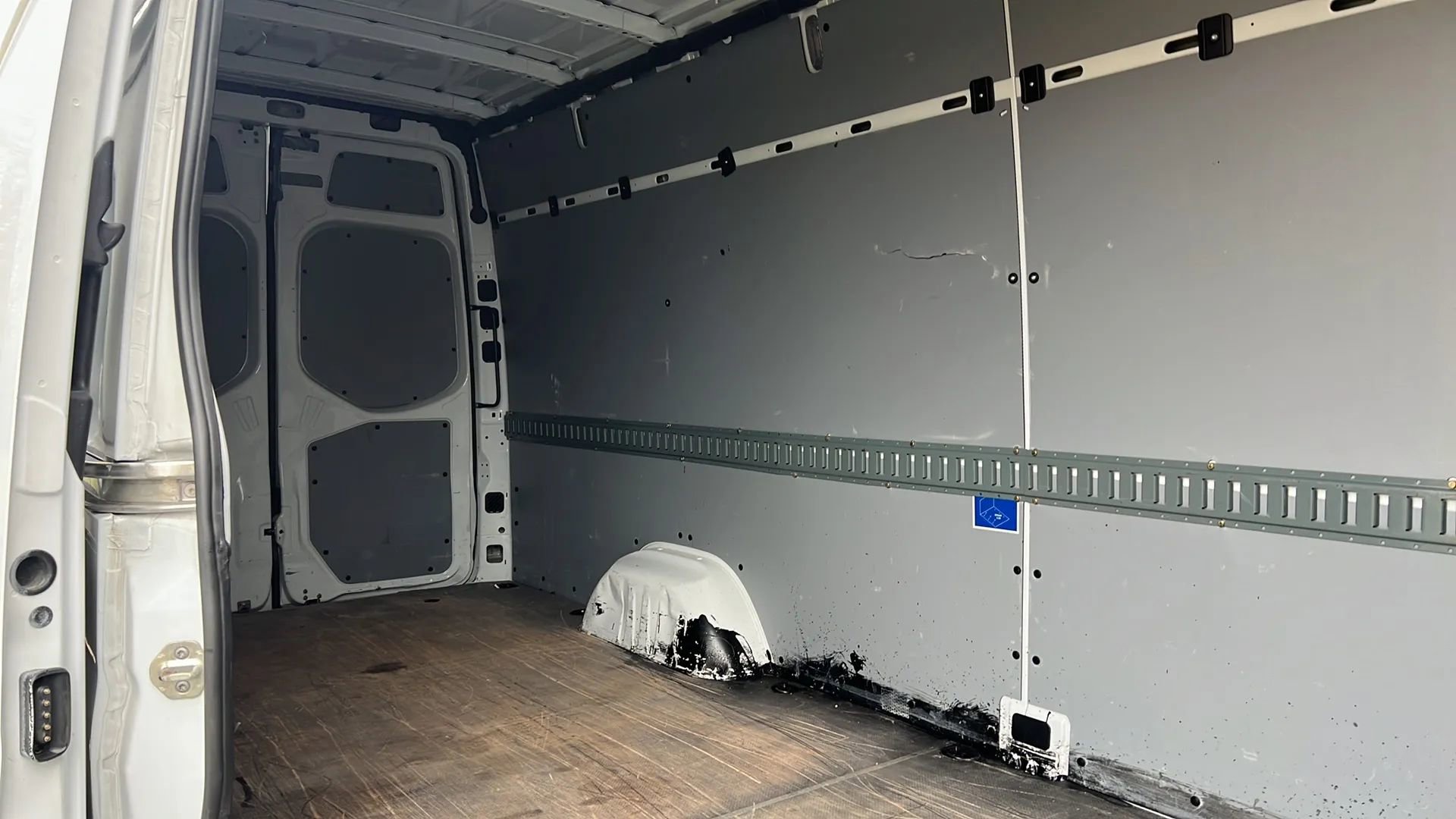 Used 2020 Freightliner Sprinter 2500 image 15