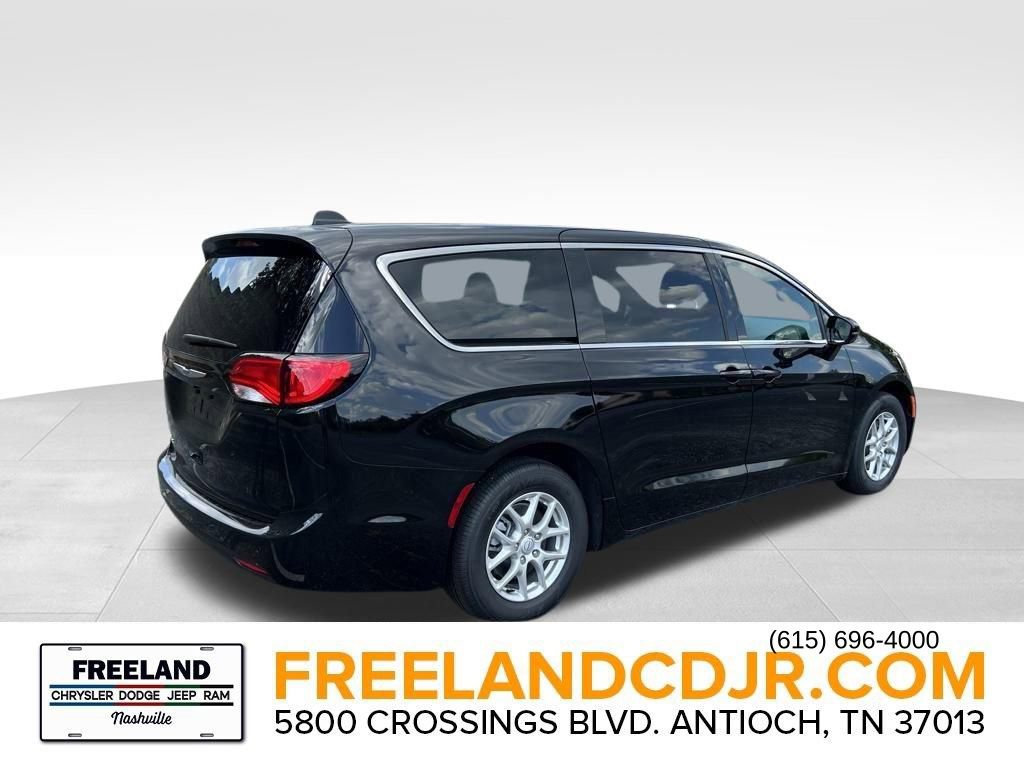 New 2026 Chrysler Voyager LX image 7