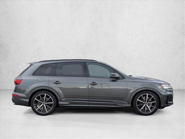 Used 2021 Audi SQ7 Premium Plus w/ Executive Package image 4
