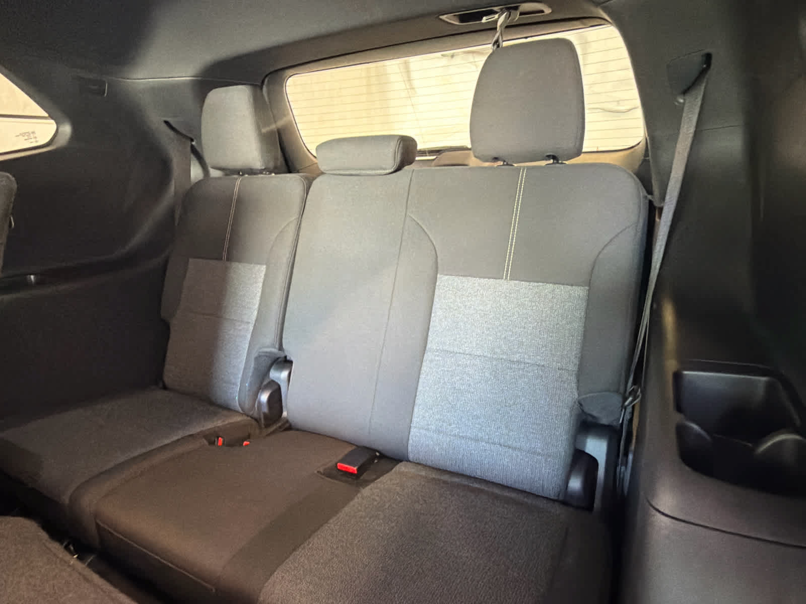 Used 2025 GMC Acadia Elevation FWD image 27