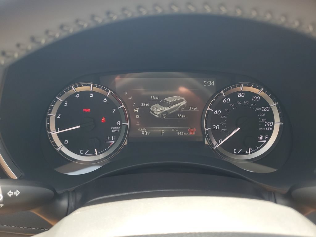 Used 2025 Toyota Highlander XLE FWD image 22