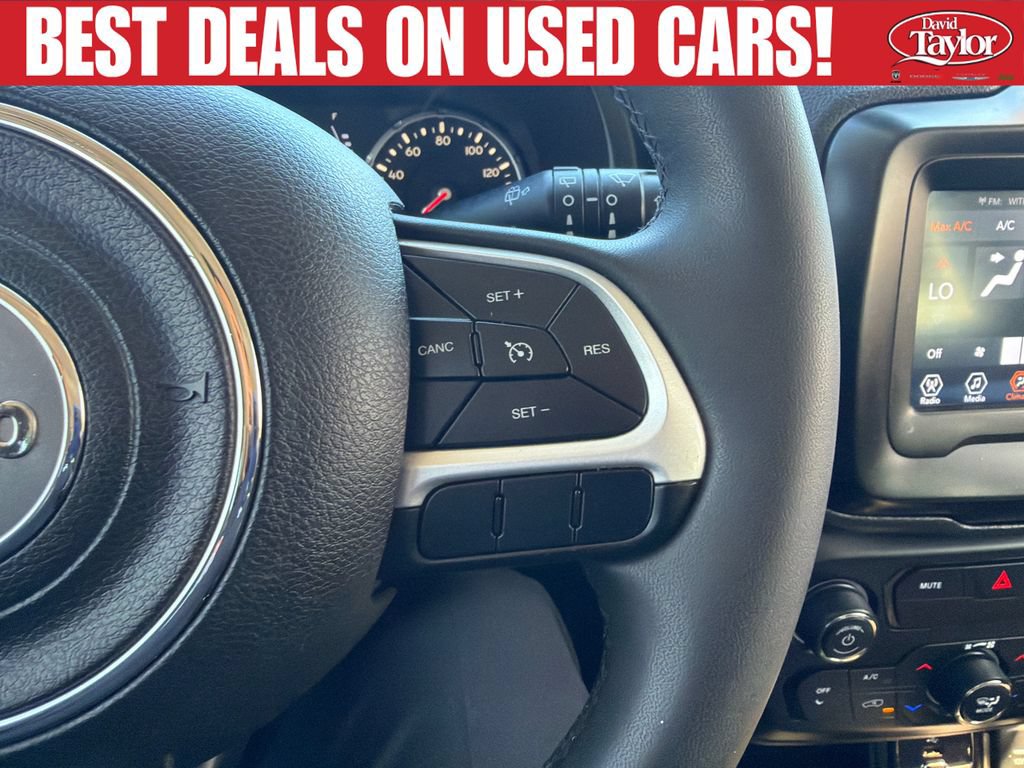 Used 2018 Jeep Renegade Latitude FWD image 14