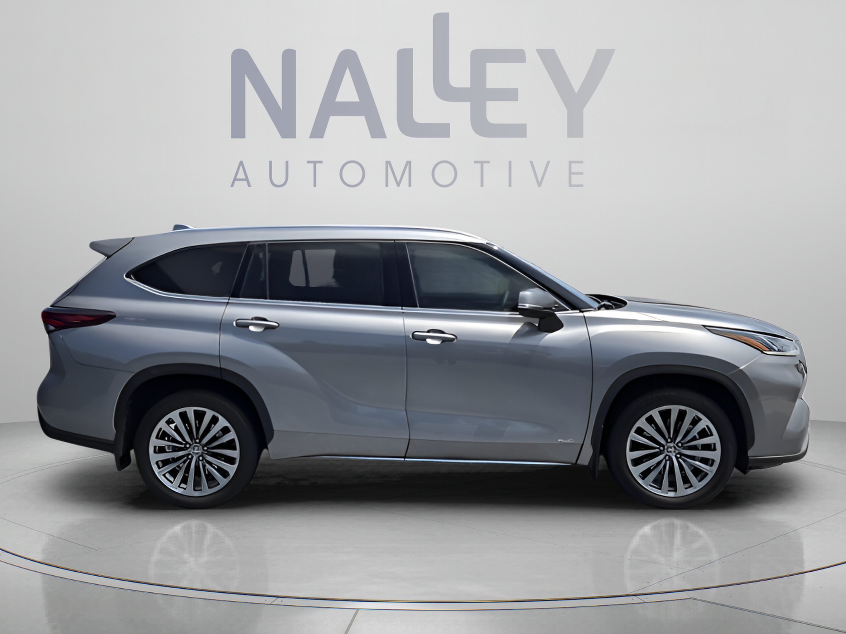 Used 2025 Toyota Highlander Limited AWD/4WD image 6