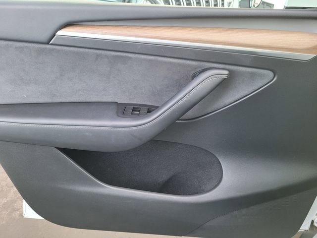 Used 2023 Tesla Model Y Long Range image 14