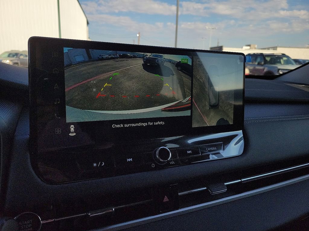 New 2025 Mitsubishi Outlander SE image 12