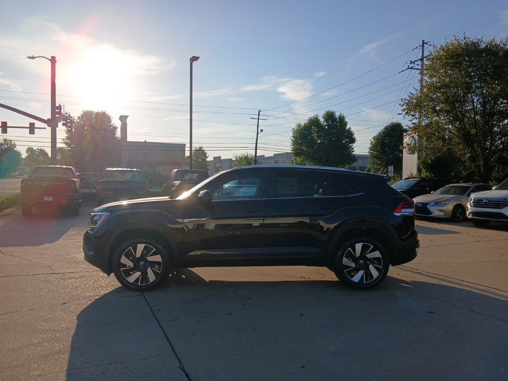 New 2026 Volkswagen Atlas Cross Sport SE FWD image 4
