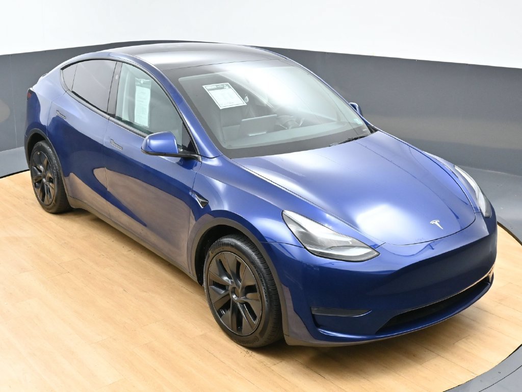 Used 2025 Tesla Model Y Long Range RWD image 44