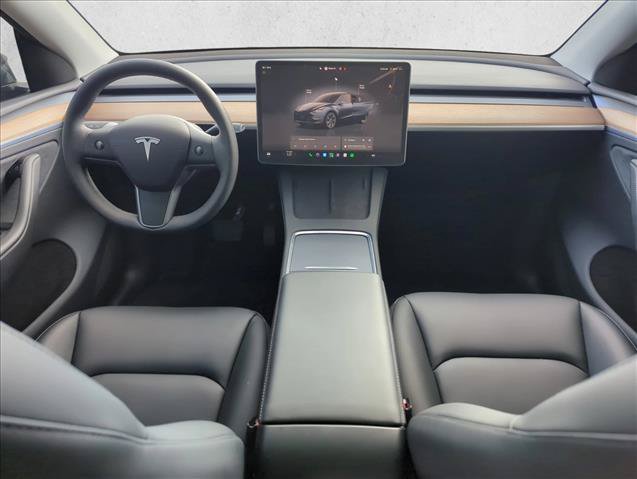 Used 2025 Tesla Model Y Long Range RWD image 23