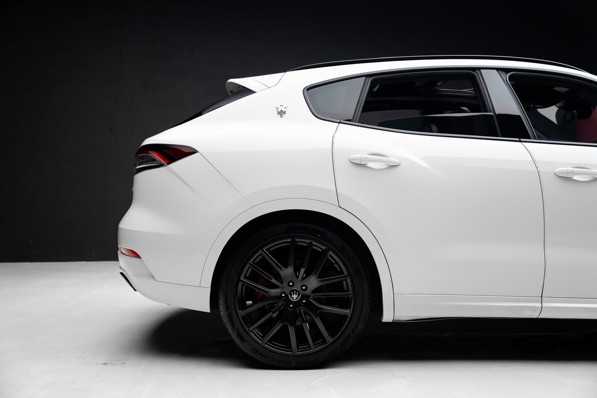 Used 2022 Maserati Levante GT AWD/4WD image 39