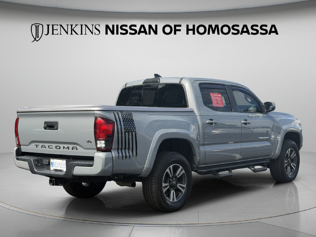 Used 2019 Toyota Tacoma TRD Sport RWD image 3