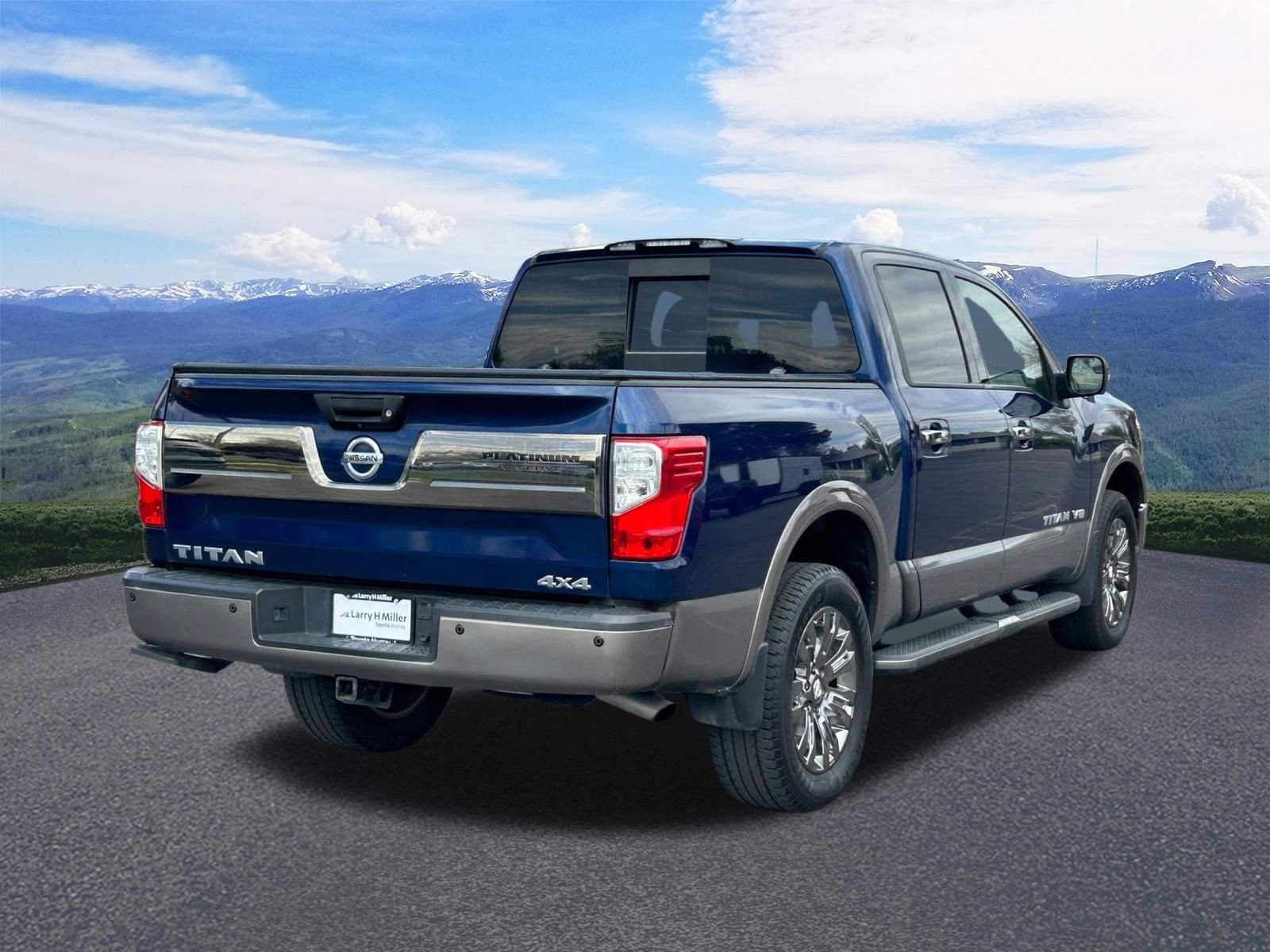Used 2018 Nissan Titan Platinum Reserve image 5
