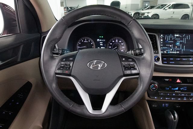 Used 2016 Hyundai Tucson Limited w/ Option Group 03 AWD/4WD image 9