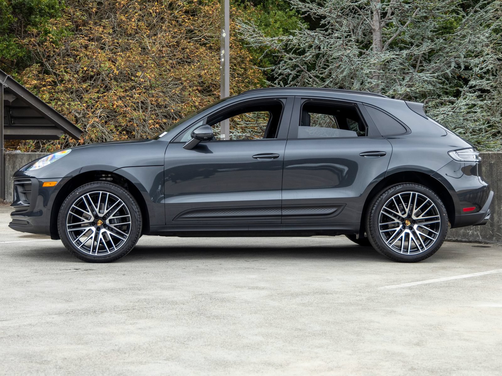 New 2026 Porsche Macan AWD/4WD image 2