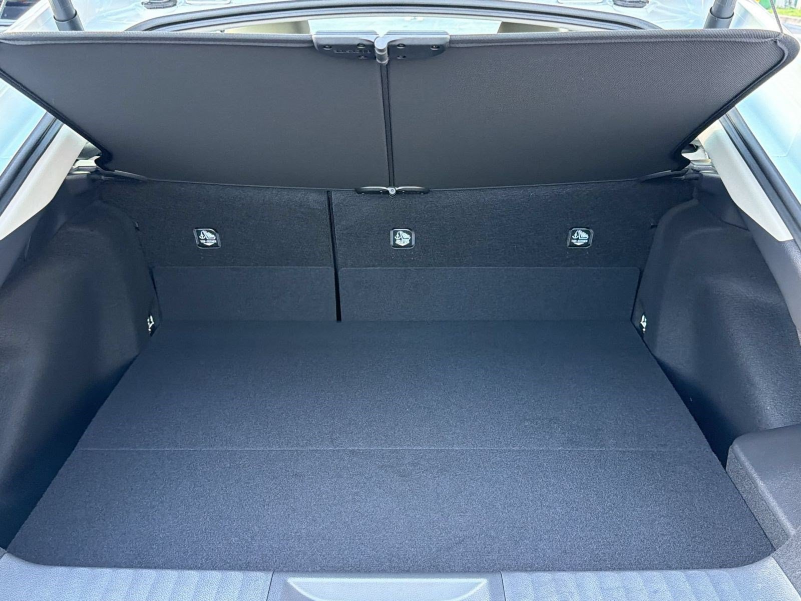 New 2027 Toyota Prius Limited w/ Limited Premium Package FWD image 27