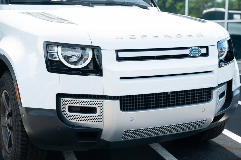 Used 2022 Land Rover Defender 90 S AWD/4WD image 5