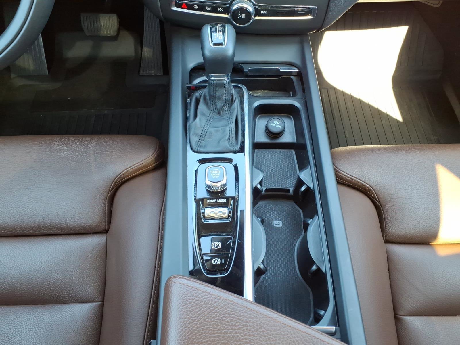 Used 2019 Volvo XC60 T5 Momentum w/ Protection Package Premier image 23