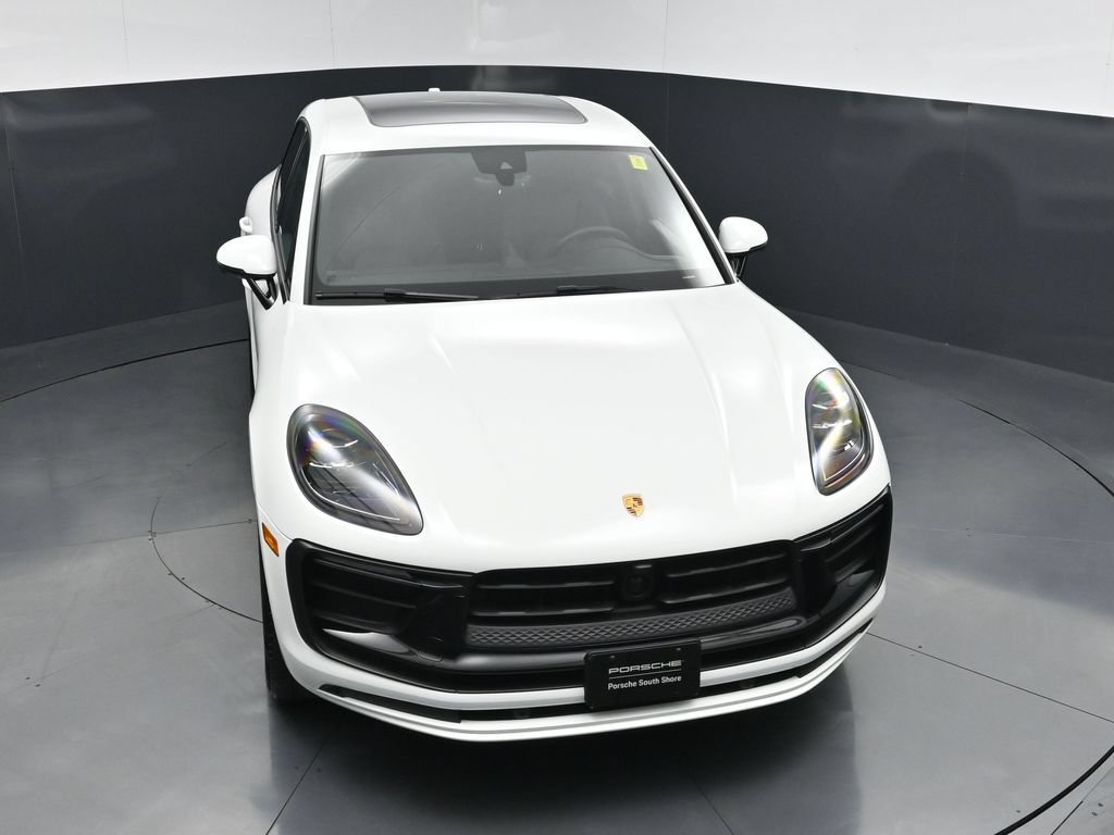Certified 2025 Porsche Macan AWD/4WD image 21