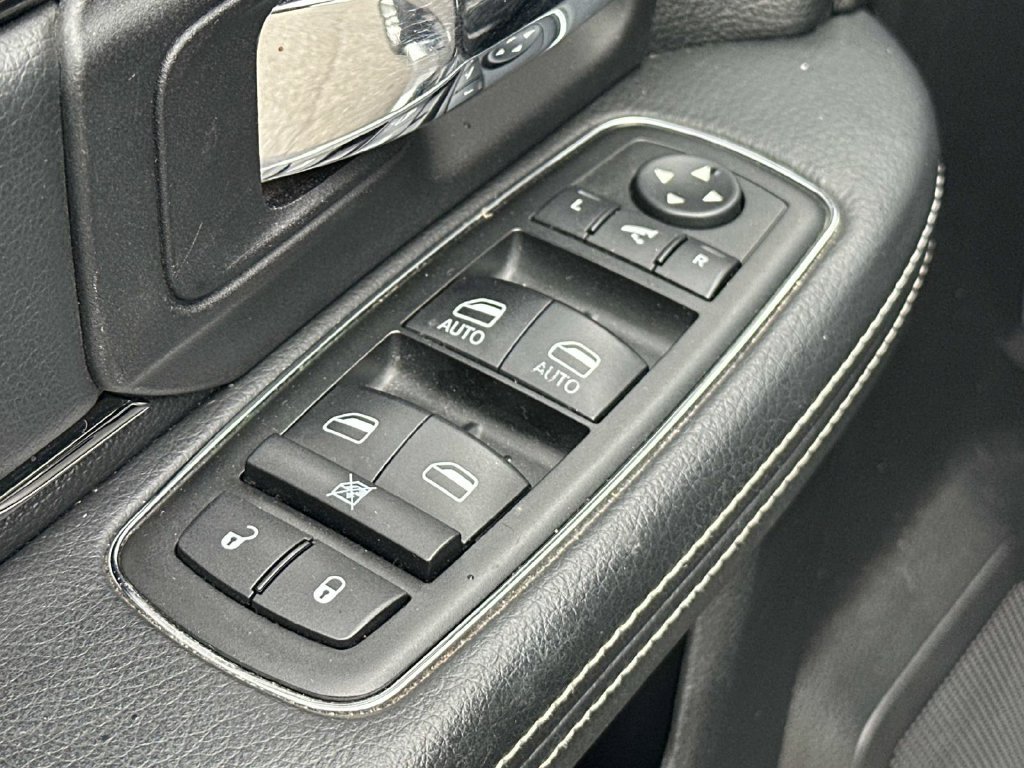 Used 2015 RAM 1500 Sport w/ Convenience Group AWD/4WD image 18