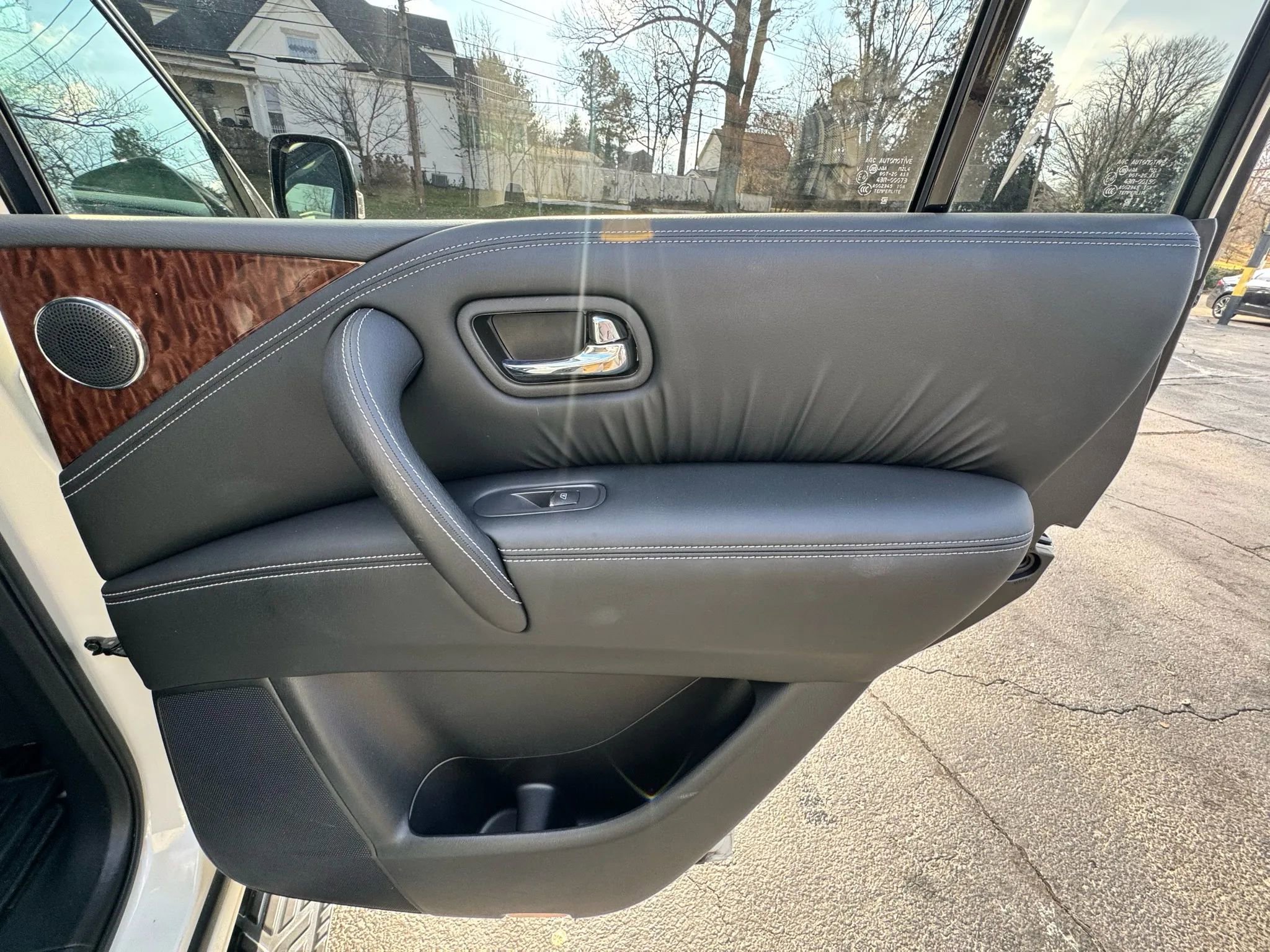 Used 2020 Nissan Armada Platinum w/ Captain's Chairs Package image 28