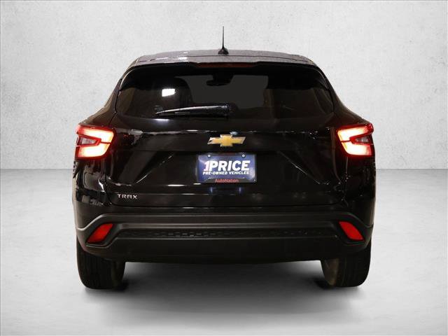 Used 2024 Chevrolet Trax LS w/ LS Convenience Package FWD image 9
