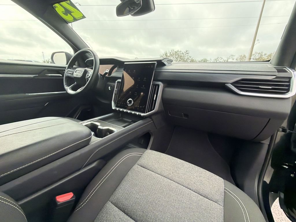 Used 2025 GMC Acadia Elevation image 34