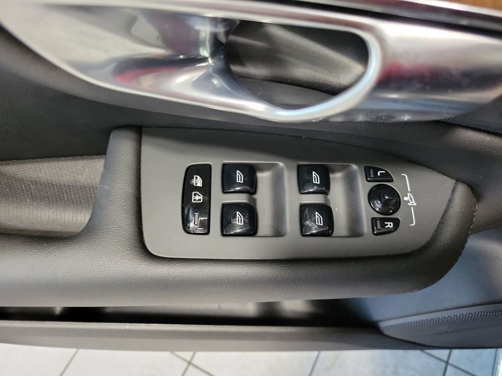 Used 2025 Volvo XC90 B5 Plus w/ Protection Package Premier image 77
