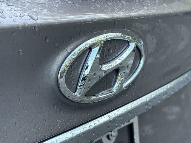 Used 2019 Hyundai Santa Fe SEL FWD image 11