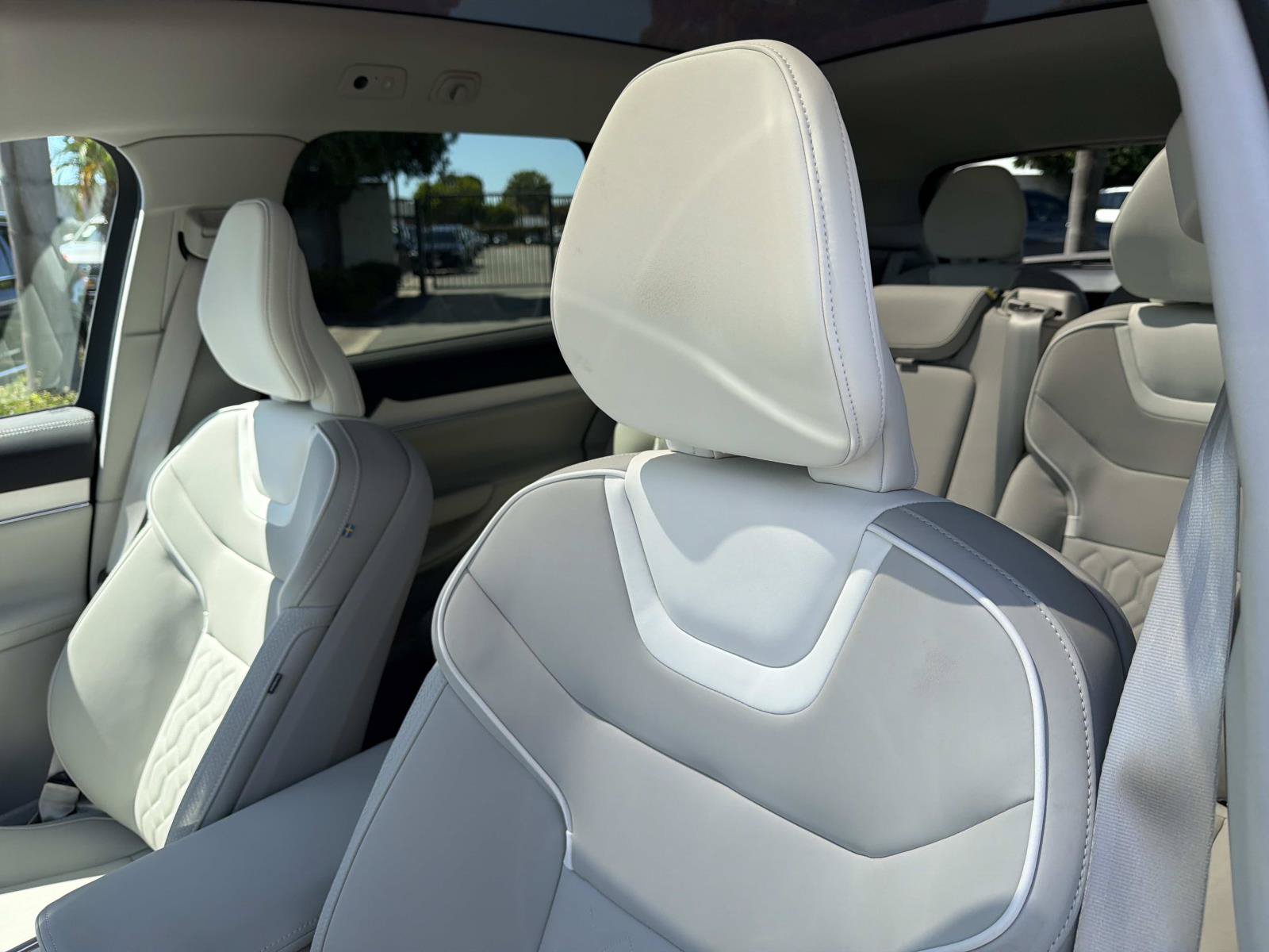Certified 2025 Volvo EX90 Plus AWD/4WD image 18