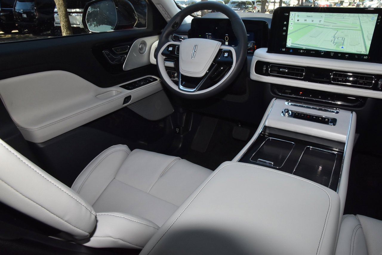 New 2027 Lincoln Aviator Reserve AWD/4WD image 16