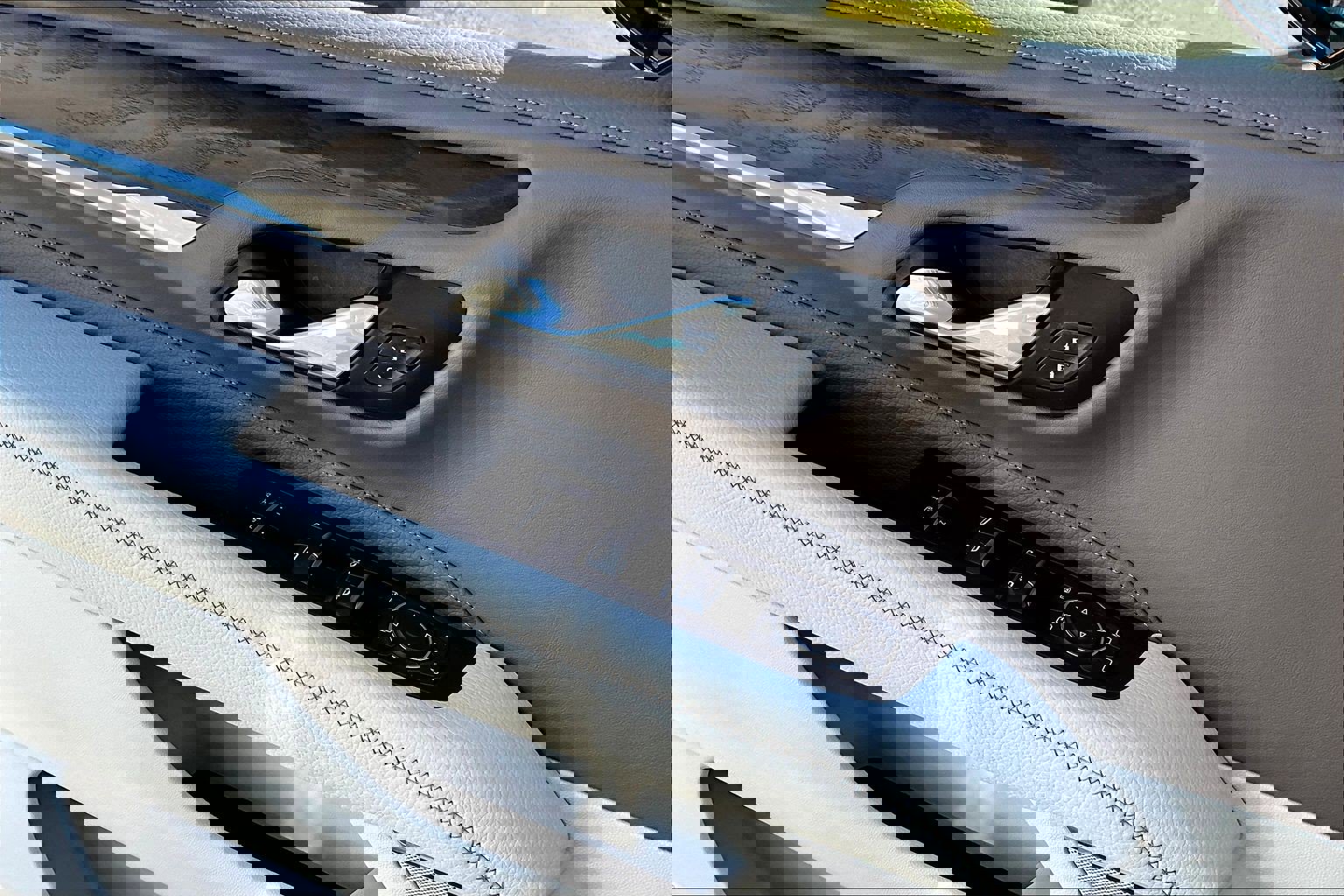 Used 2021 GMC Yukon Denali w/ Denali Premium Package image 19