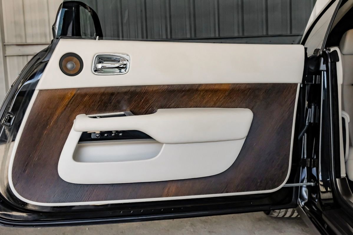 Used 2016 Rolls-Royce Wraith image 38