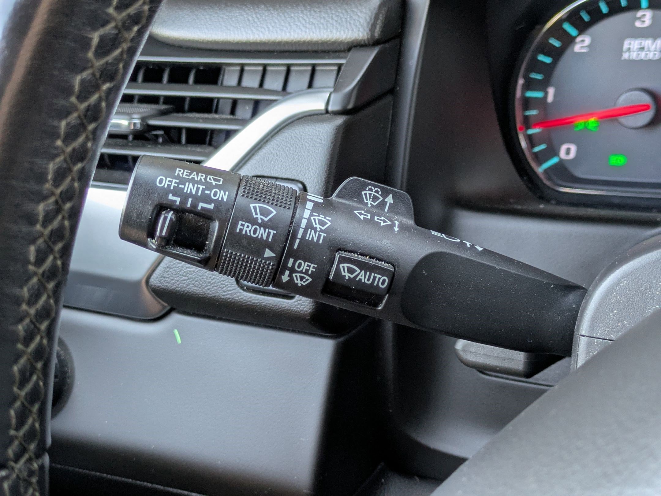 Used 2019 Chevrolet Suburban LT image 16