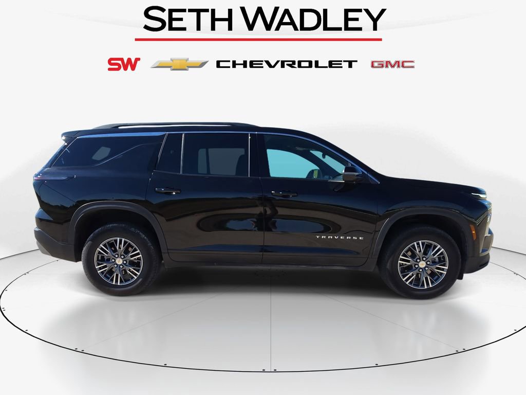 Used 2026 Chevrolet Traverse LT AWD/4WD image 8
