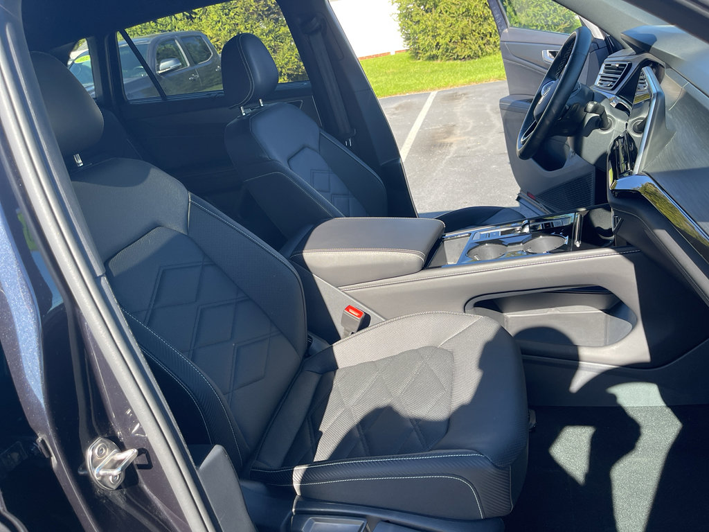 Used 2025 Volkswagen Atlas Cross Sport SE image 29