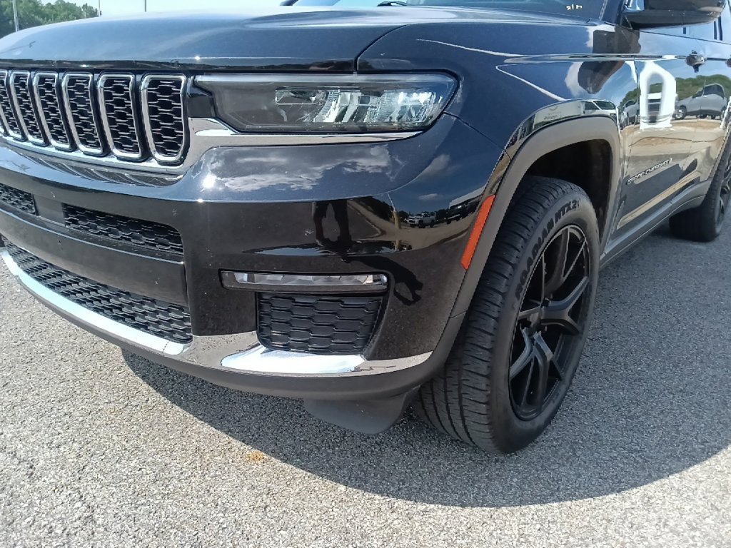 Used 2022 Jeep Grand Cherokee L Limited RWD image 9