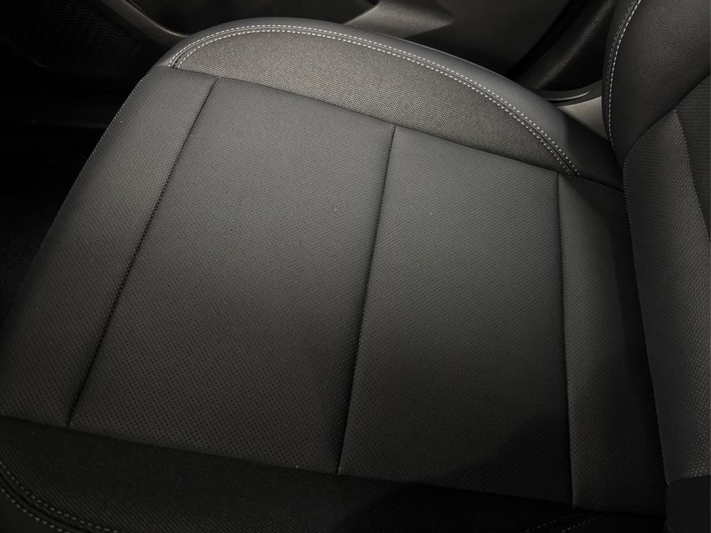 Used 2025 Chevrolet Equinox EV LT image 41