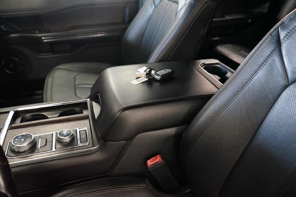Used 2020 Ford Expedition Limited AWD/4WD image 29