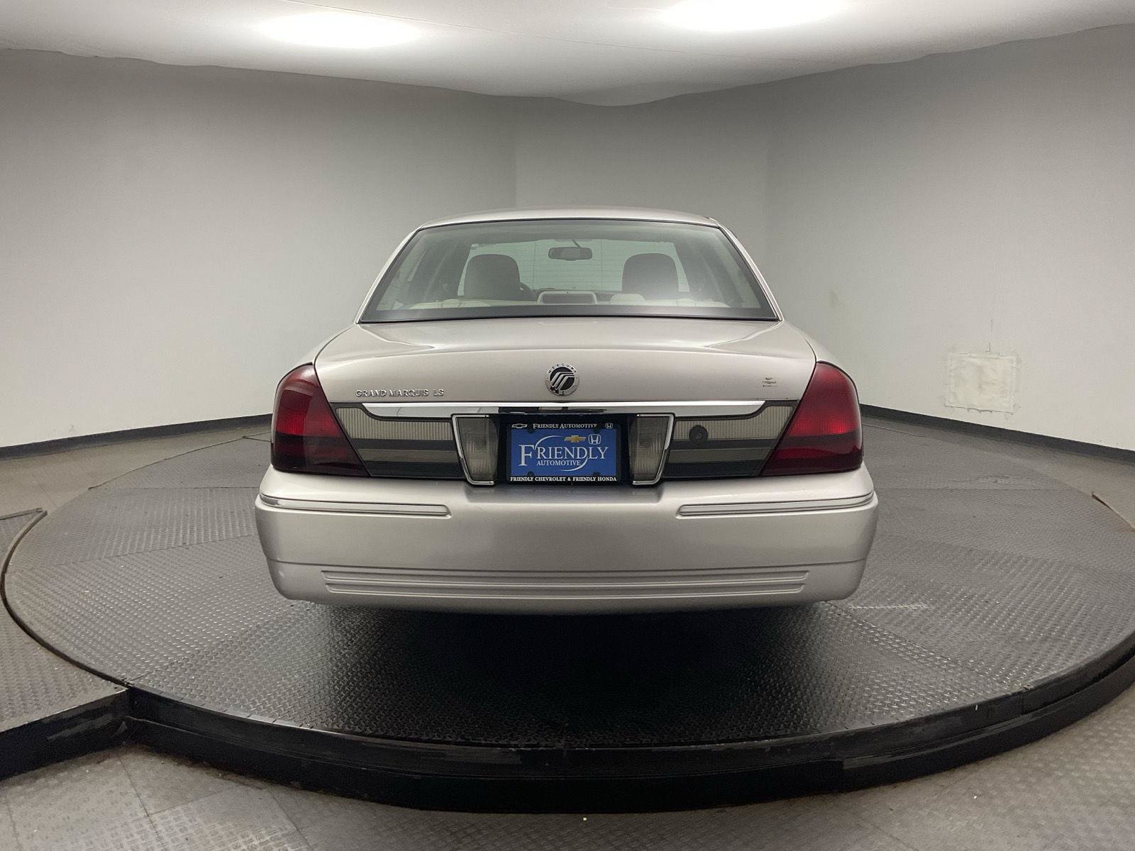 Used 2010 Mercury Grand Marquis LS RWD image 6