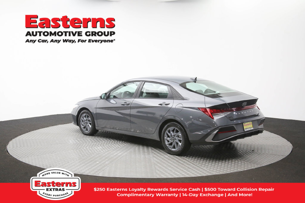 Used 2025 Hyundai Elantra Hybrid FWD image 63