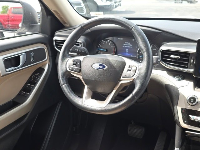 Used 2022 Ford Explorer XLT w/ Equipment Group 202A image 16